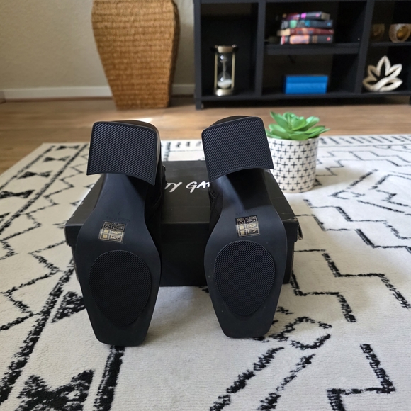 Nasty Gal Black Square-Toe Block Heel Platform Ankle Boots- NEW! NEVER WORN! - Picture 5 of 6